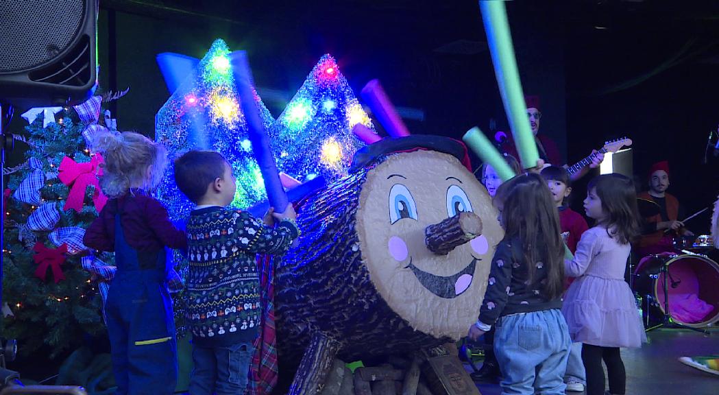 Canillo celebra el tió amb molta alegria