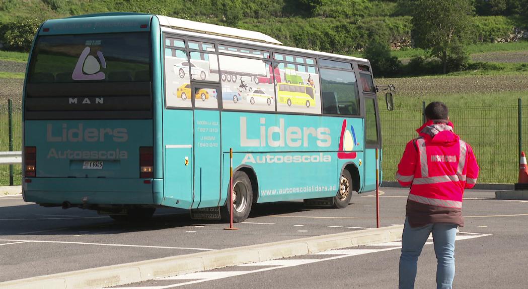 Canvia la normativa per obtenir el carnet de conduir professional