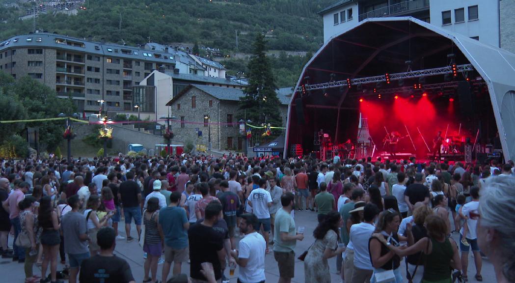 El transport ampliat i els gots reutilitzables triomfen a la festa major de Sant Julià 