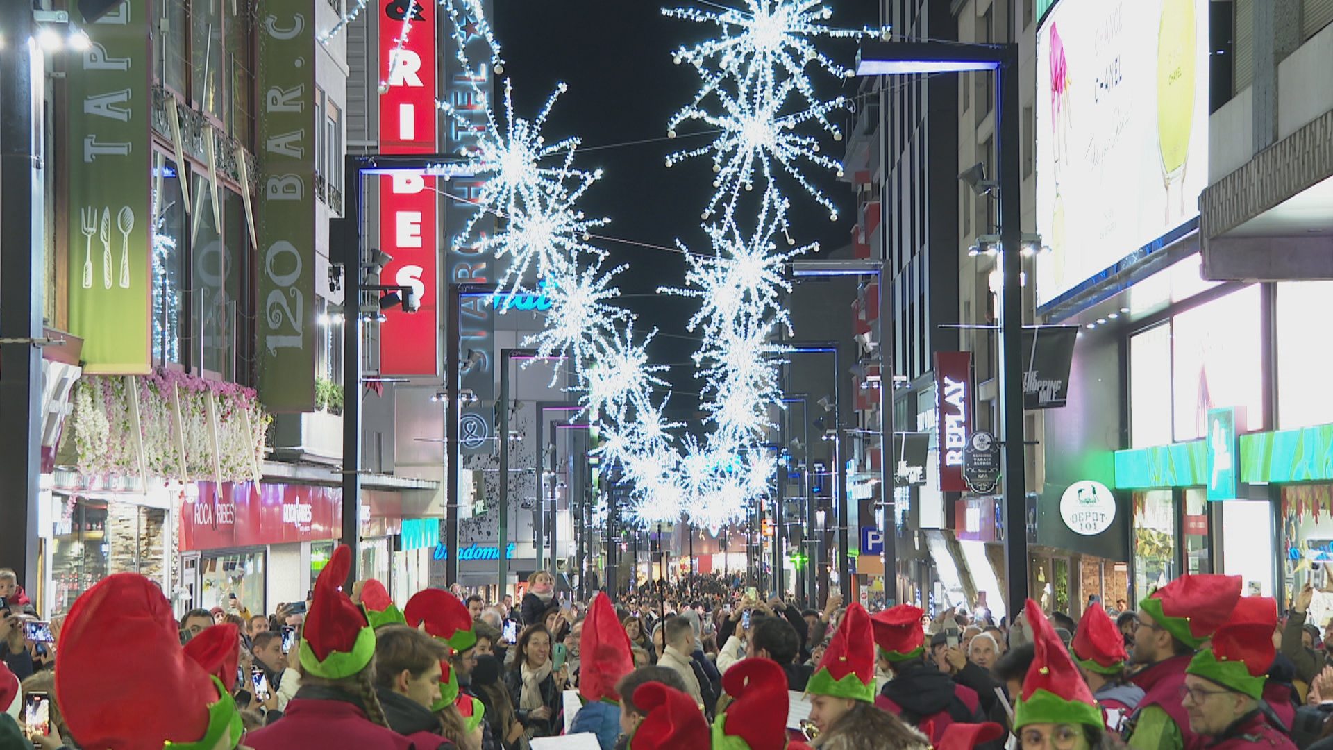 La capital i Escaldes-Engordany enceten el Nadal amb la tradicional encesa de llums