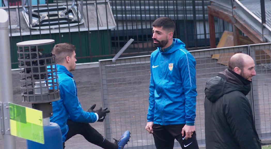 Carlitos ja entrena amb l'FC Andorra i diumenge podria ser la novetat a Badalona