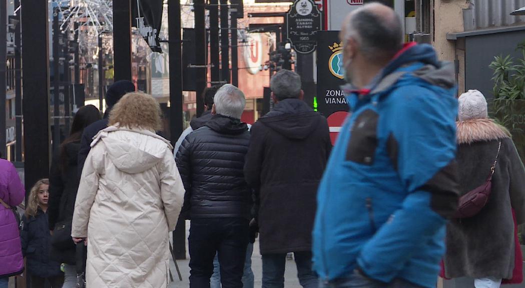 Carrers plens el primer dia de l'any tot i ser festiu comercial