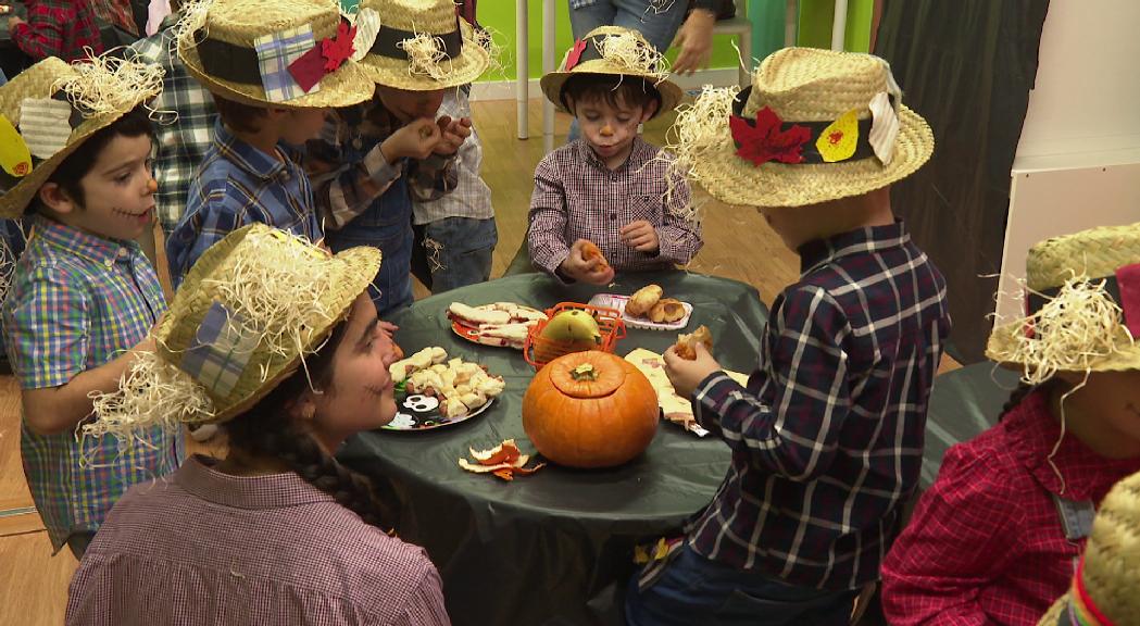 Castanyada i Halloween: tradicions que conviuen a l'escola