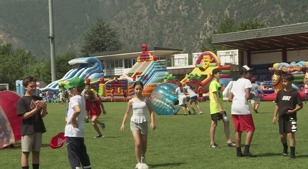 Centenars d'alumnes celebren la festa del Consell d'infants d'Andorra la Vella al Comunal