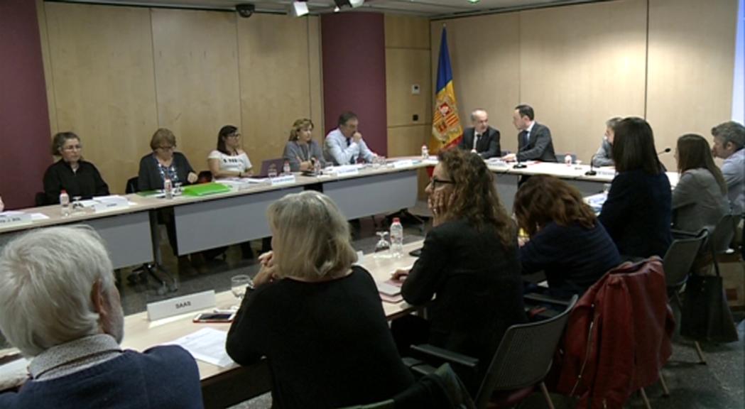 El centre residencial d'educació intensiva centra la reunió de la comissió dels serveis socials i sociosanitaris