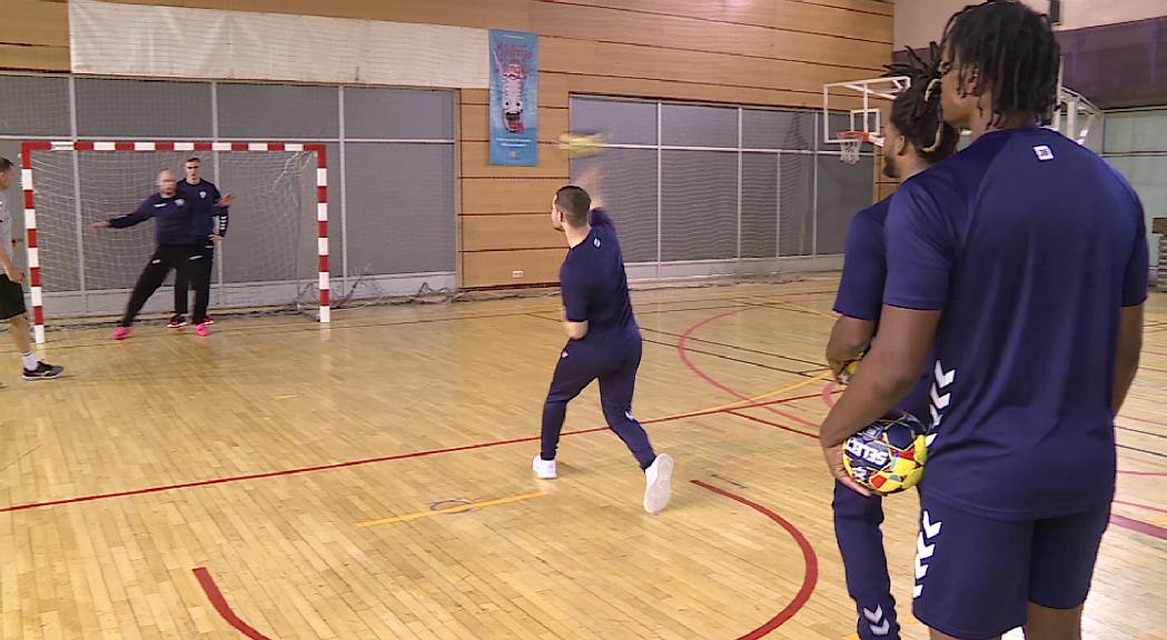 El Chartres Métropole Handball de la primera divisió francesa prepara la temporada al Pas de la Casa: "És un entorn increïble per treballar"