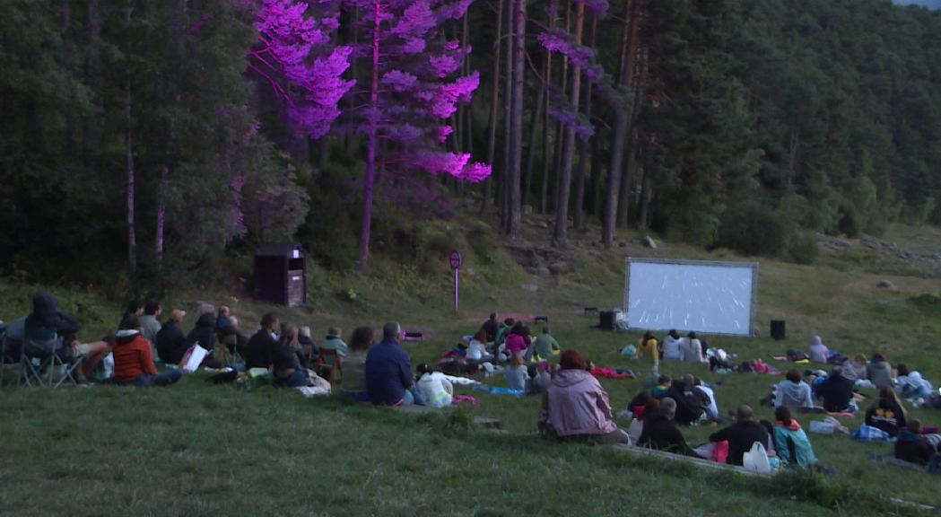 Cinema a l'aire lliure al llac d'Engolasters