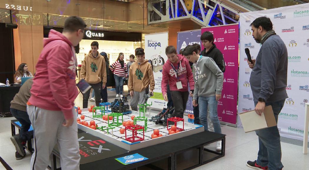 Una cinquantena de joves participen a la Vex IQ Challenge Andorra