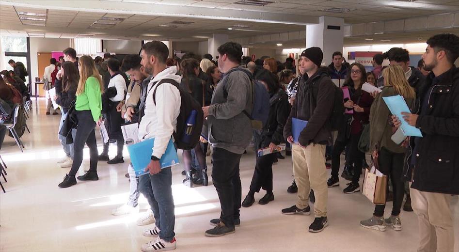 El cinquè Job Meeting dobla la participació, amb 16 empreses i 16