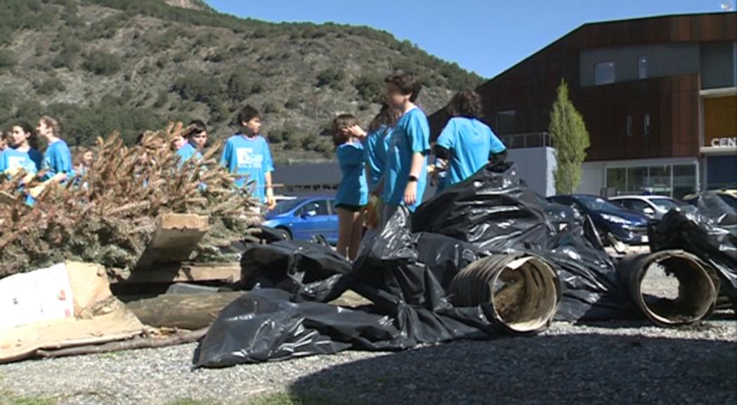 El Clean Up Day per recollir residus s'estén a tretze escoles i arriba a les set parròquies