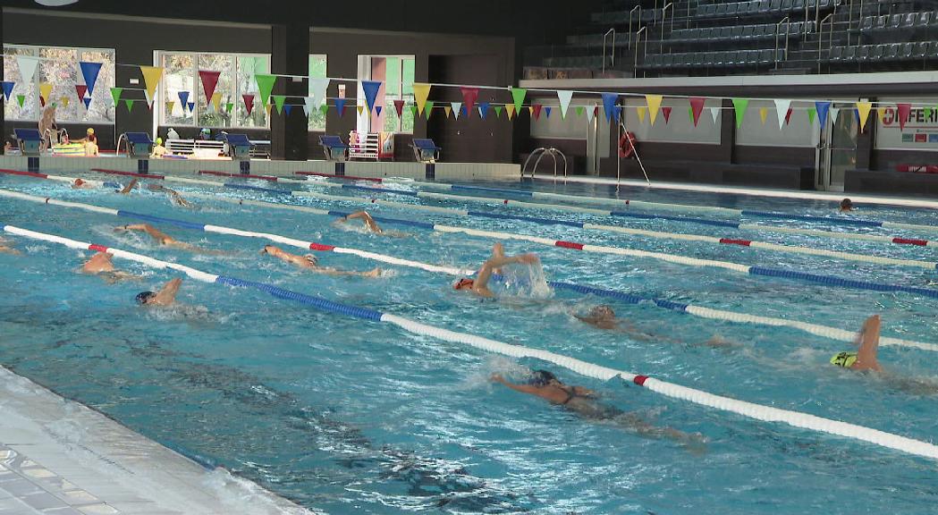 El Club Triatló Serradells col·labora en la campanya 'Cap nen sense joguina'