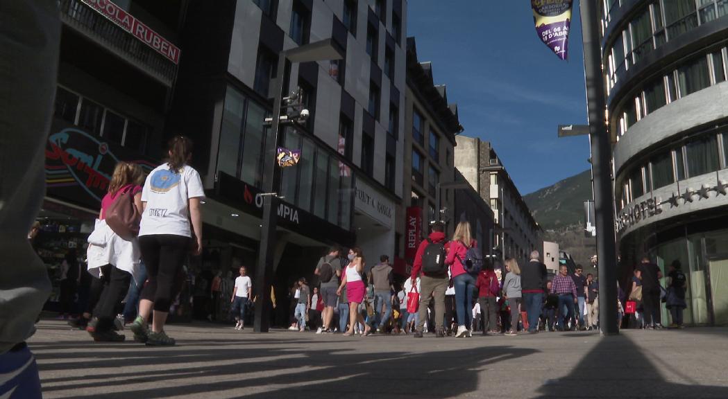 La combinació entre natura i compres, principal atractiu per als turistes