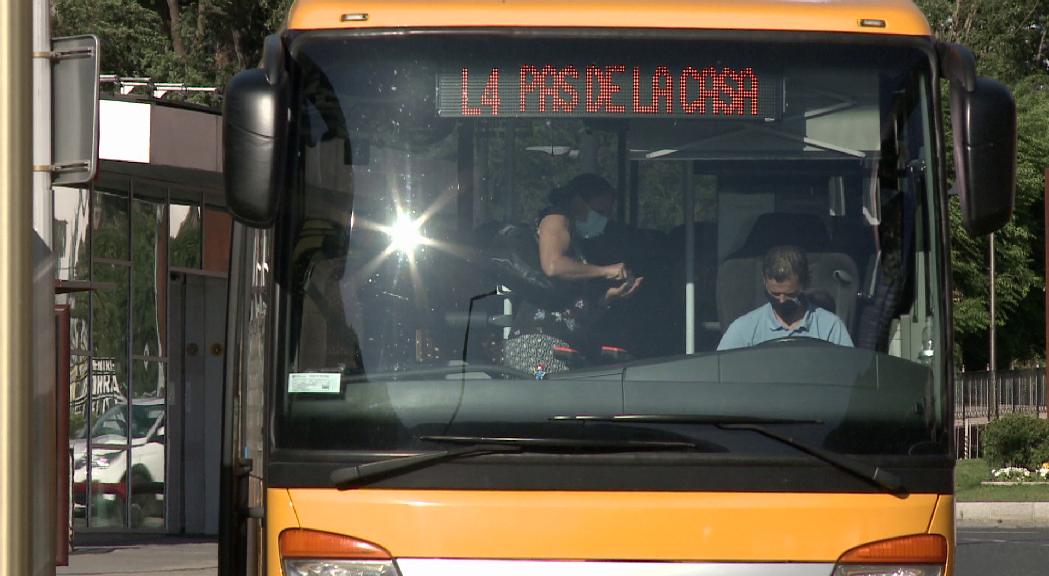 Les companyies de transport públic creuen que calen altres mesures per incrementar l'ús del bus més enllà del nou abonament 