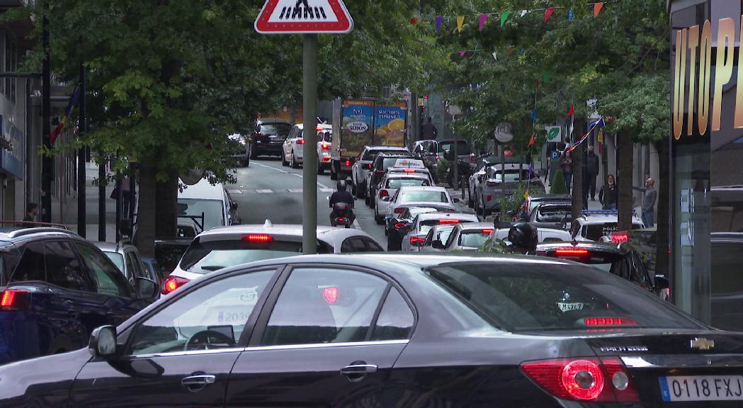 Complicacions en el trànsit a les parròquies centrals amb retencions importants