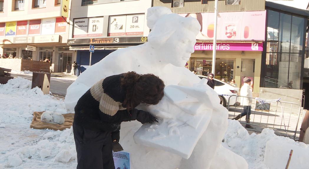 Sense concurs d'escultures de neu