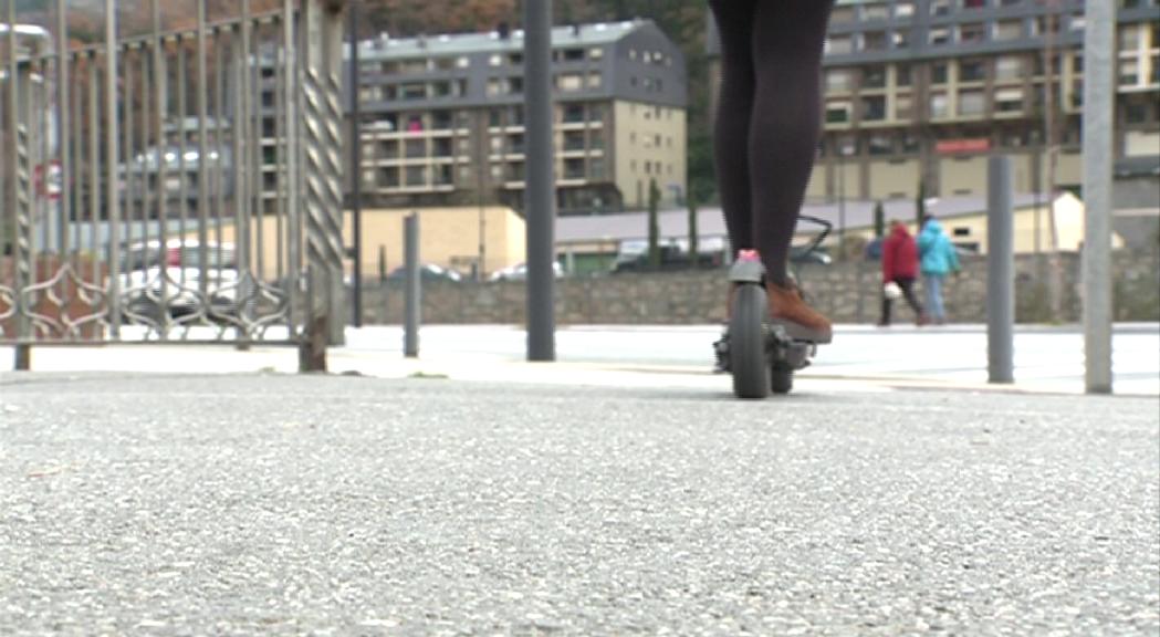 Els conductors de patinets elèctrics hauran de circular amb casc, per la carretera i a 25km/h màxim