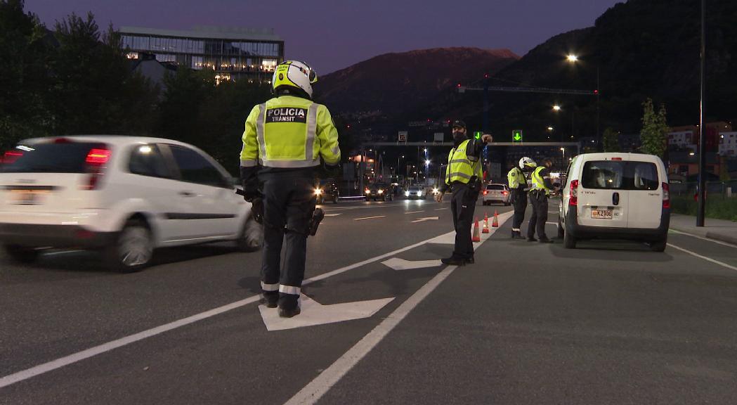 Els controls per a la ITV, el cinturó de seguretat i els telèfons es tanquen amb 77 conductors sancionats 