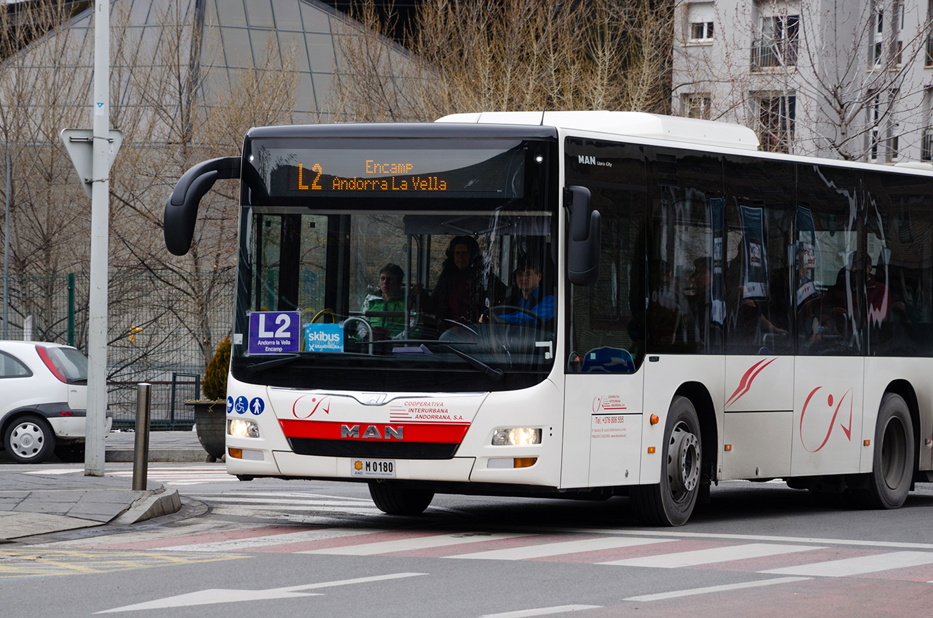 Un mínim de quatre companyies concorren al concurs de les línies de bus nacionals 