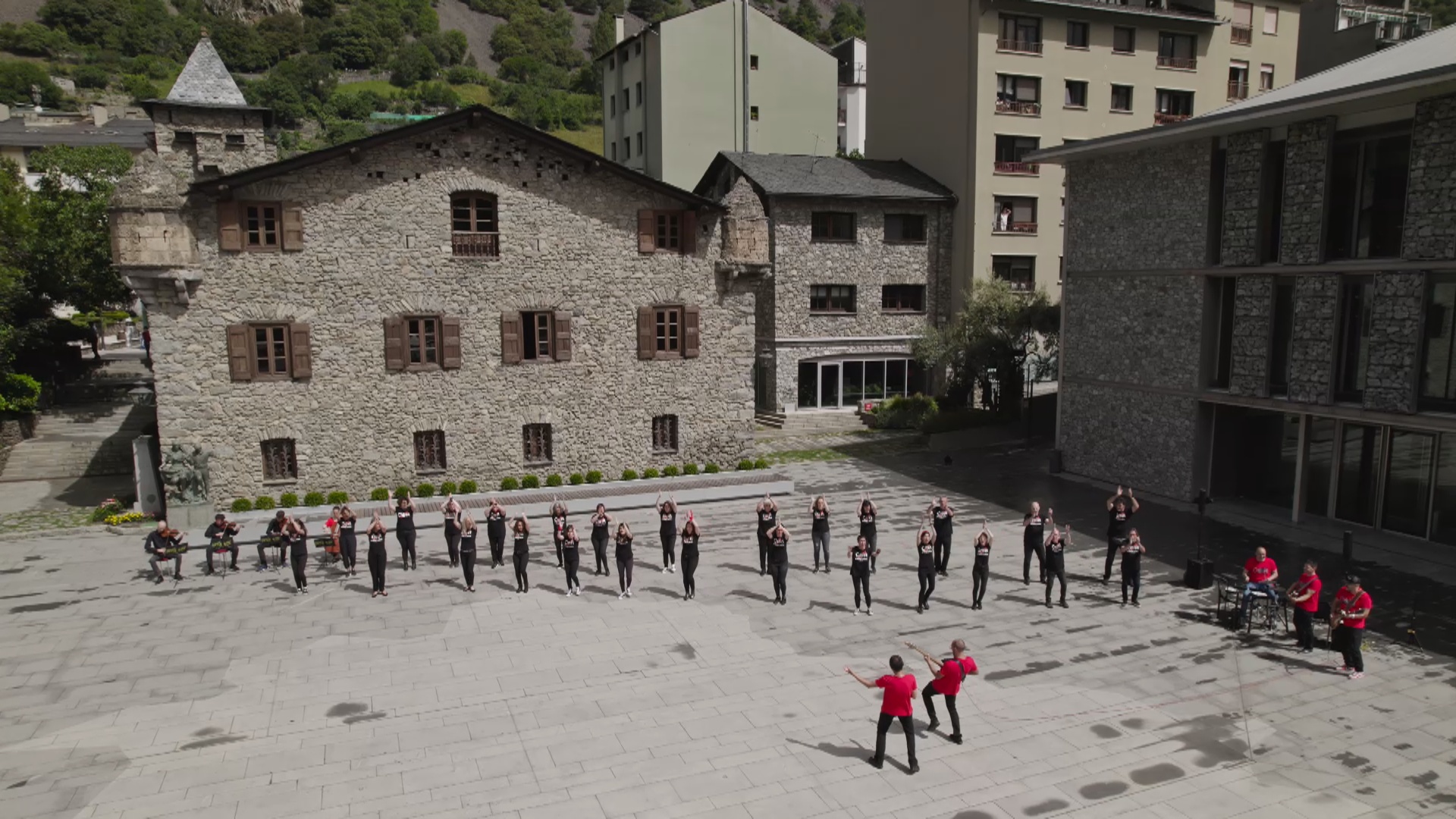 El Cor Rock d'Andorra homenatja el personal de la Creu Roja amb un videoclip