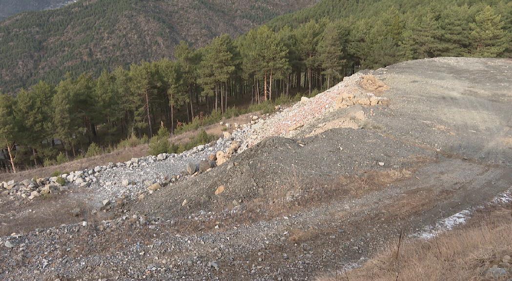 Crítiques de la minoria de Sant Julià a l'ampliació de l'abocador de terres i llum verd a la remodelació de la plaça Major