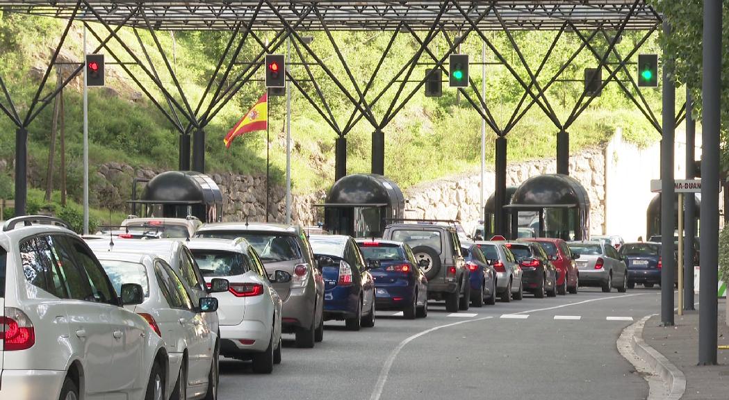 Critiques a la vinyeta que es vol cobrar als vehicles estrangers 