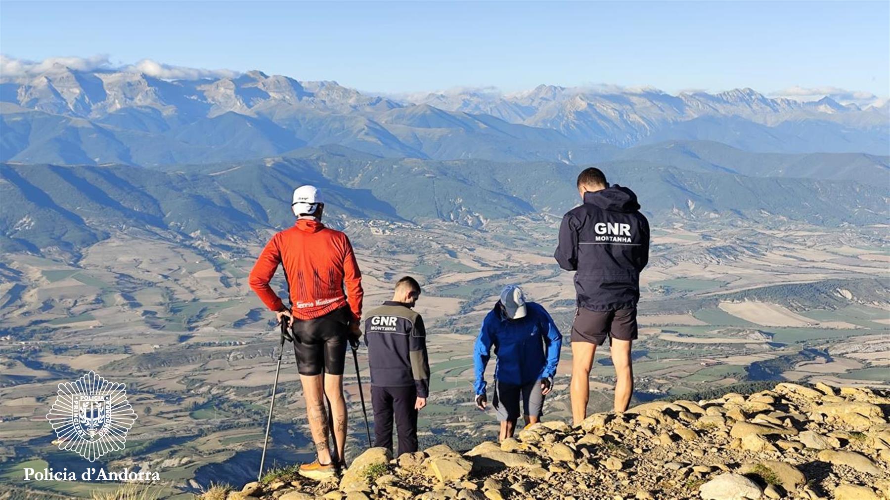 Tres membres del Grup de muntanya de la policia han efectuat una 