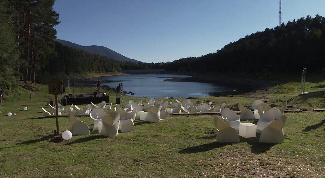 Darrers retocs al llac d'Engolasters per acollir l'Encamp en clau de llum