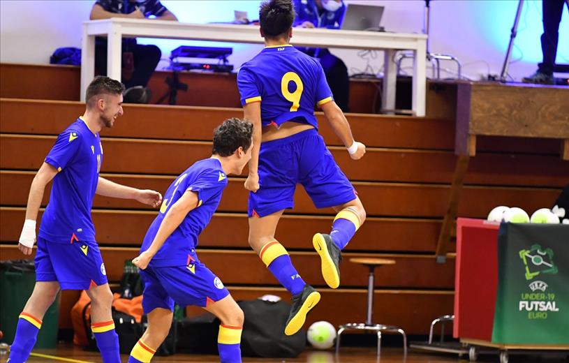 La selecció de futbol sala sub-19 va iniciar amb bon peu e