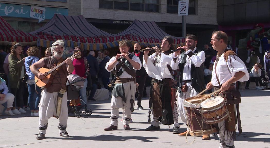 Demostracions d'oficis tradicionals i tallers al segon dia de la Vila Medieval de Sant Julià 