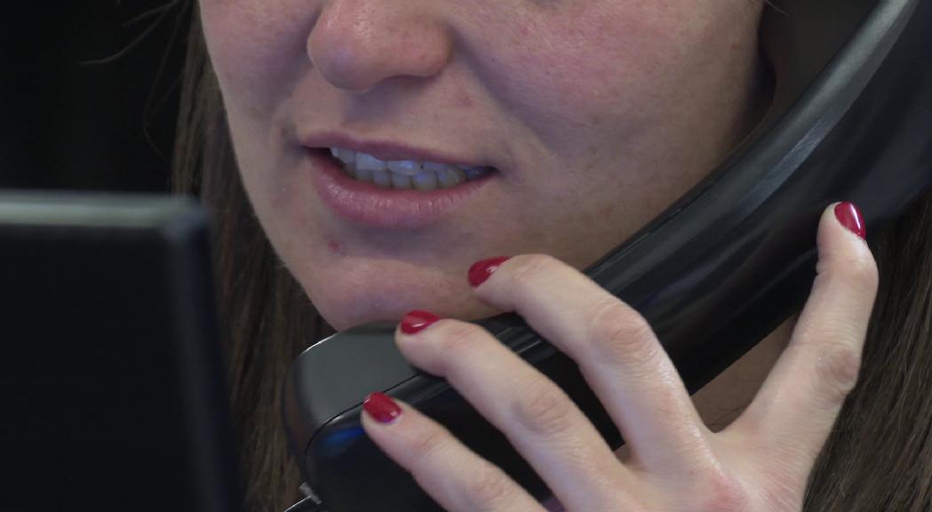 Denúncies a la policia per estafes telefòniques a establiments comercials des de números estrangers