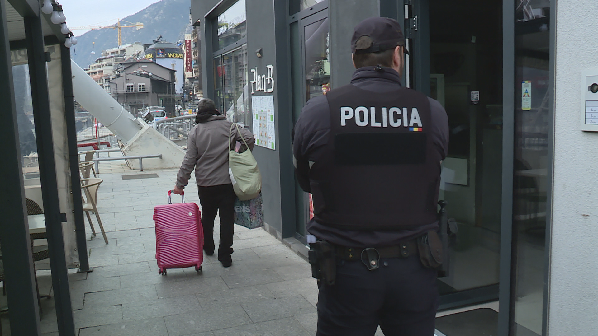 Desallotjada una parella per impagaments en un establiment turístic d'Andorra la Vella