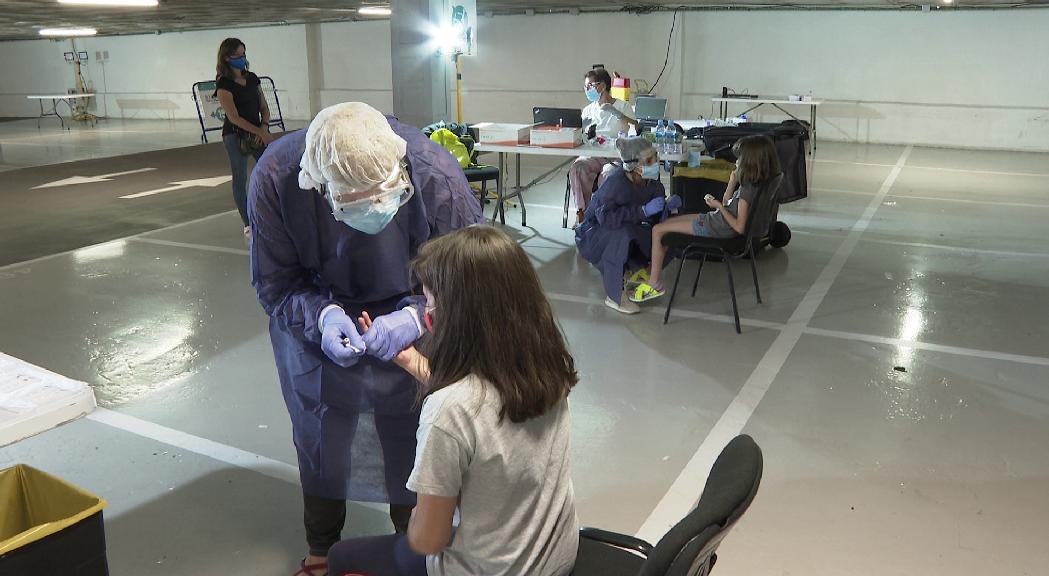 Detecten 14 nens i un docent positius en un cribratge a l'Escola Andorrana de primària de Santa Coloma