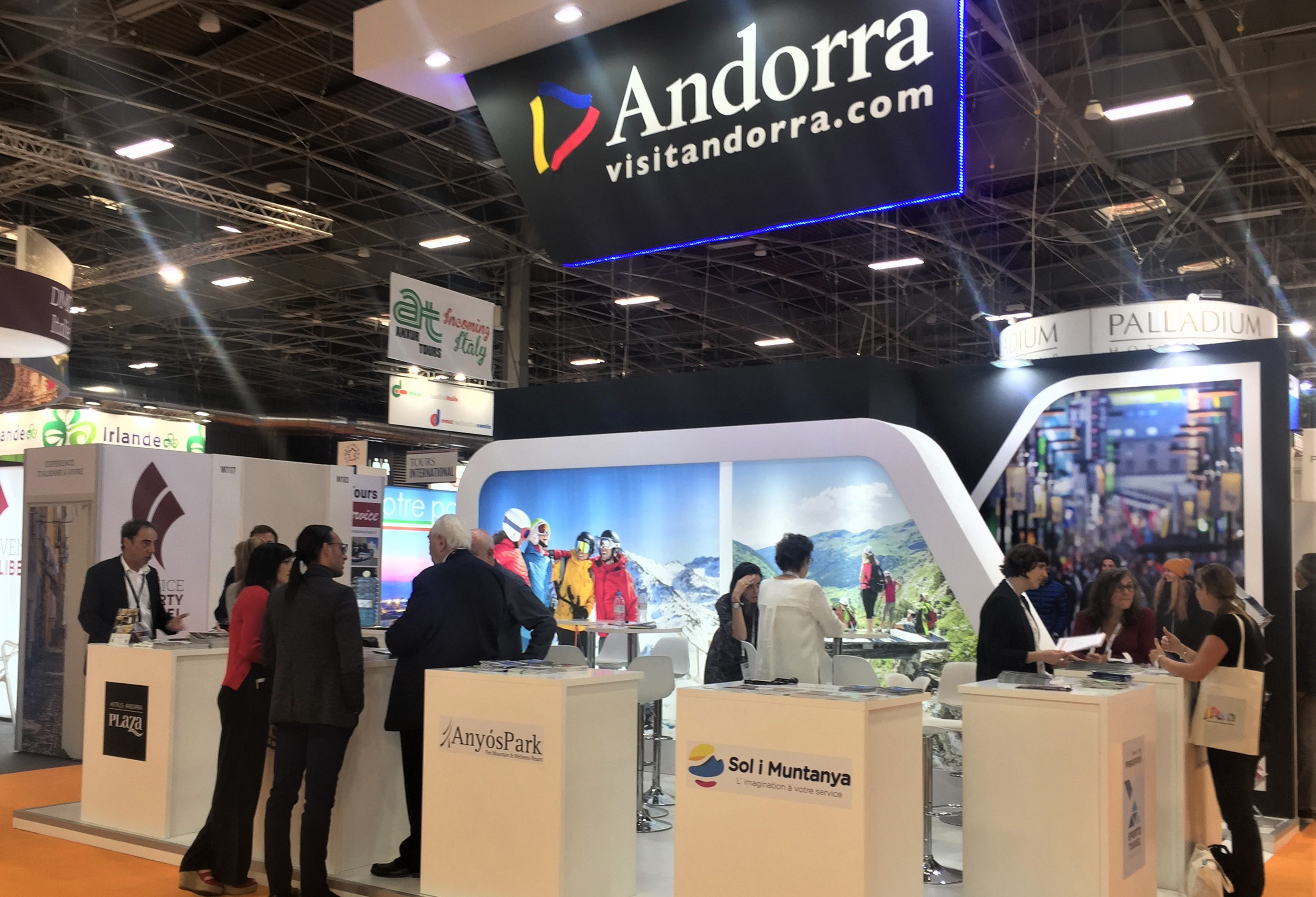 Diferents empreses turístiques andorranes participen a la fira Top Résa de París