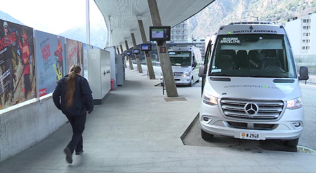 Direct Bus redueix a la meitat les freqüències entre Andorra i Barcelona