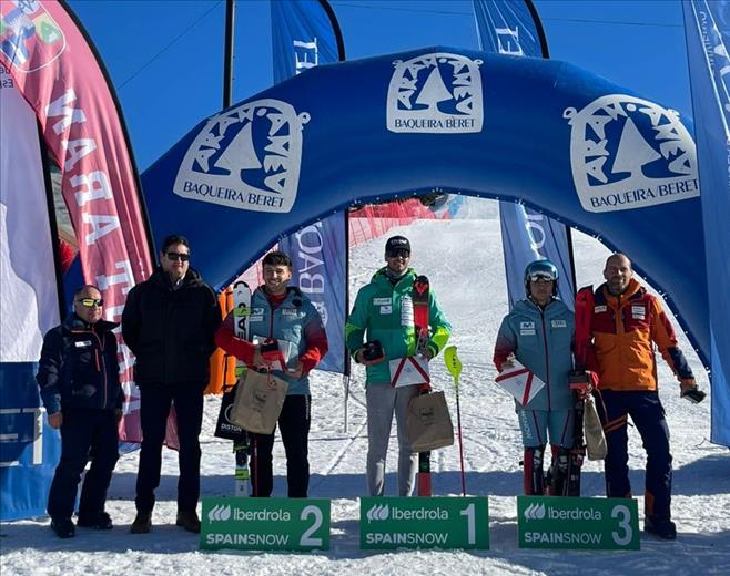 Doble alegria per als esquiadors de la FAE a Baqueira B