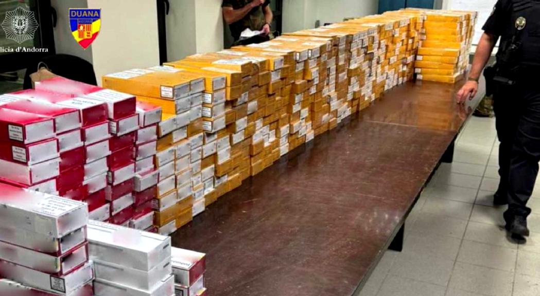 Dos detinguts per contraban amb més de 5 mil paquets de tabac