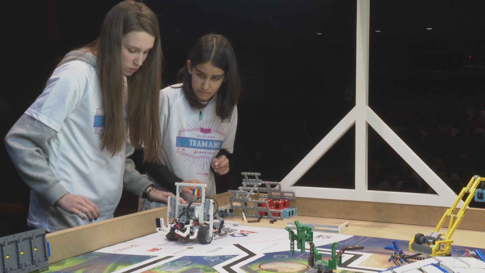 Drons per portar la compra, un tren o edificis sostenibles, entre les propostes de la sisena Micro First Lego League