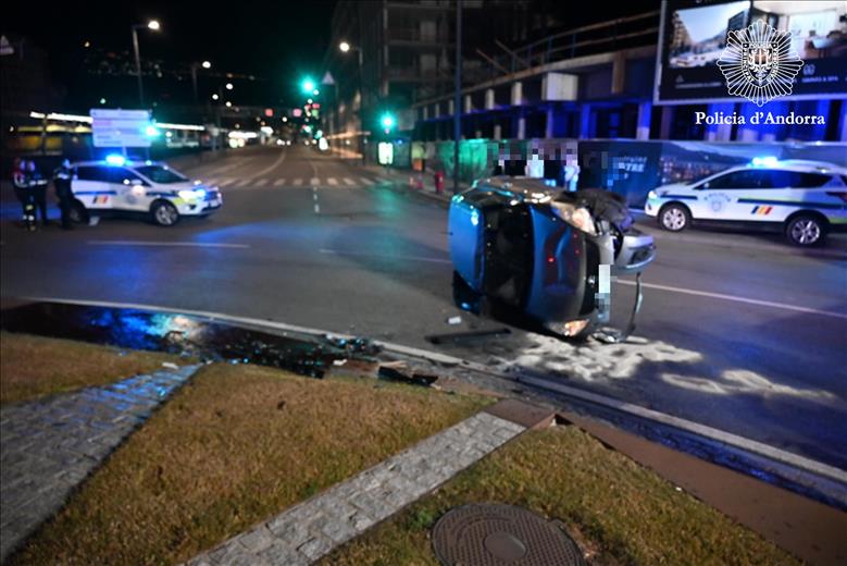 Una turista de 26 anys ha patit un aparatós accident aques