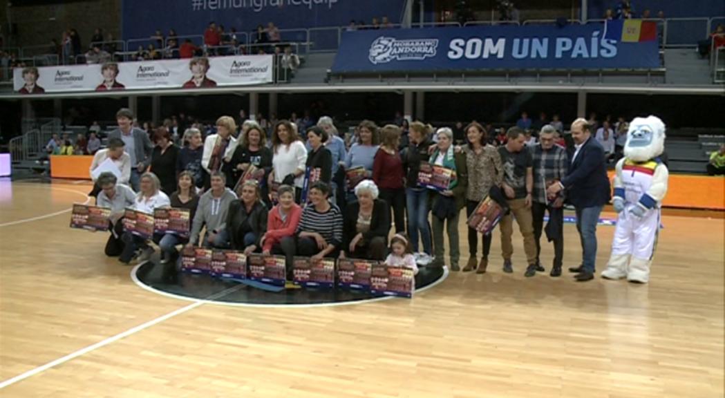 Emotiu homenatge a les pioneres del bàsquet femení