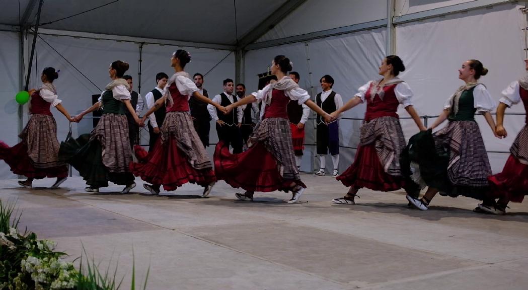 L'Esbart Valls del Nord fa vibrar Eivissa amb el folklore andorrà