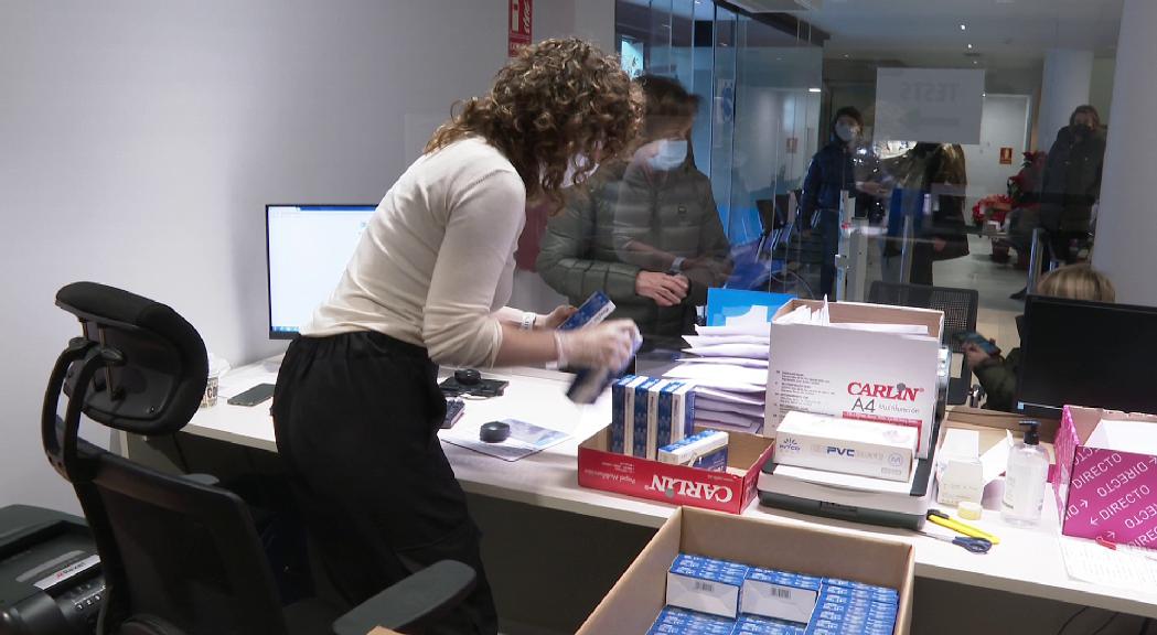 Escaldes-Engordany, Encamp i Ordino comencen a repartir els tests d'antígens per Nadal