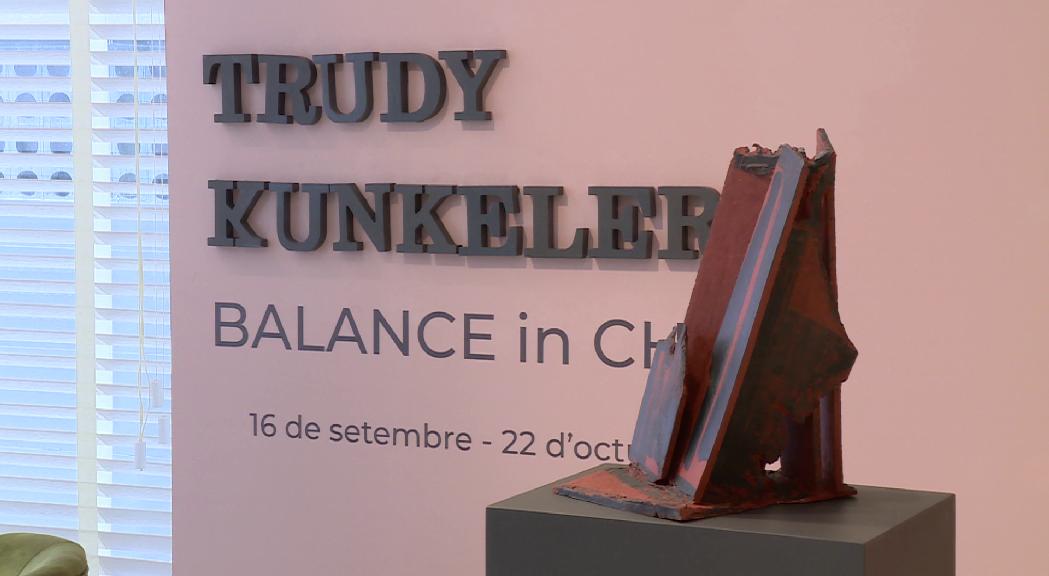 L'escultora Trudy Kunkeler reflexiona sobre la destrucció i la construcció a 'Balance in the Chaos' 