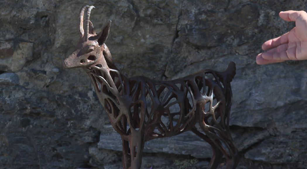 L'escultura d'un isard commemora la tercera edició de la Pitavola