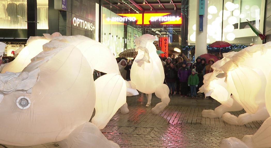 L'espectacle 'Fiers à cheval' torna sota la neu