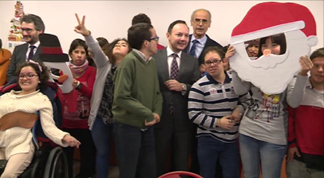 Espot defensa l'actual prestació d'atur en la visita de Nadal a l'Escola de Meritxell