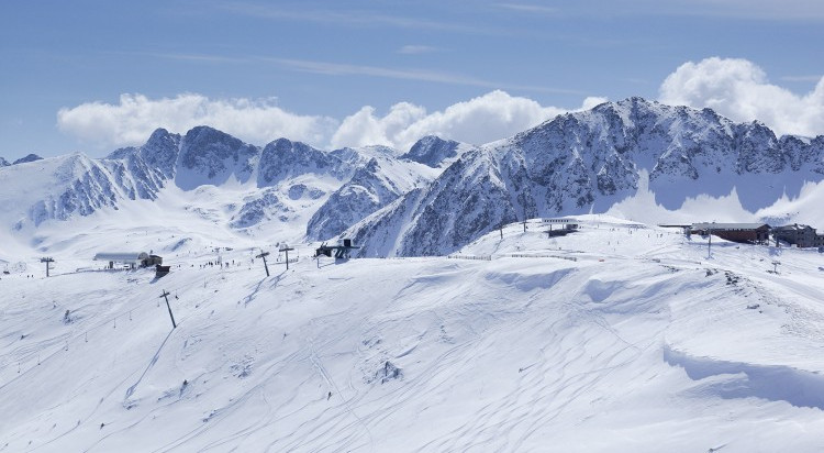 Esquiar a Grandvalira costarà aquesta temporada 350 euros i inclourà Arcalís