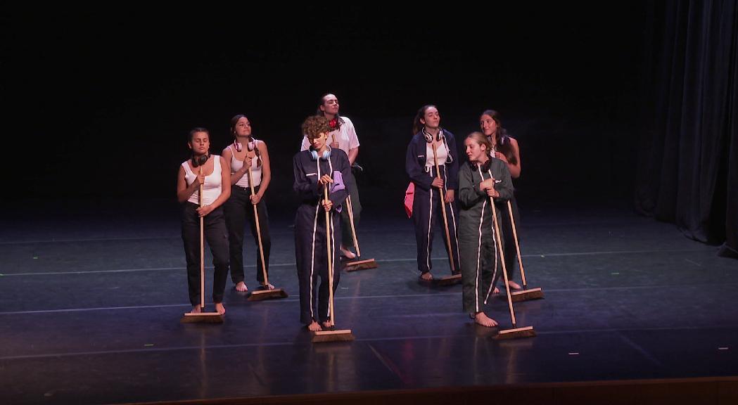 Èxit de l'estrena de 'Somiatruites" de la Jo Dansa, que aplega més de 200 persones a Ordino   