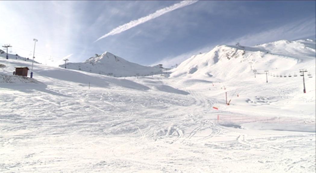 La falta de neu posa les estacions d'esquí al límit abans de la Puríssima