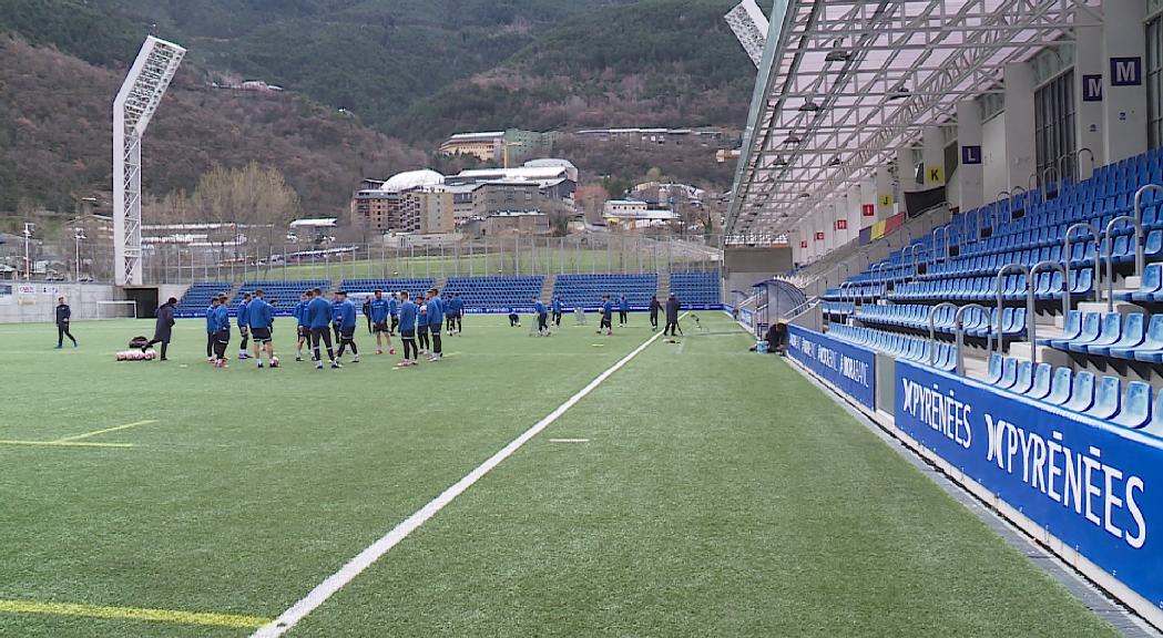 El FC Andorra busca la victòria en un estadi de dimensions reduïdes