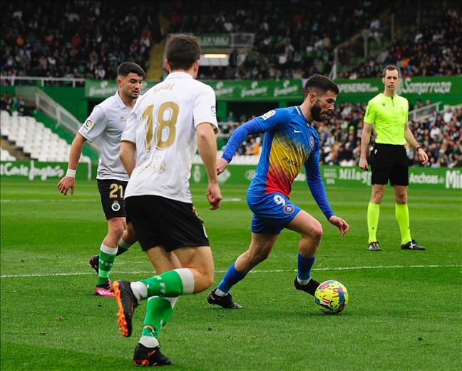 Dura derrota del FC Andorra contra el Racing de Santander, per 2&